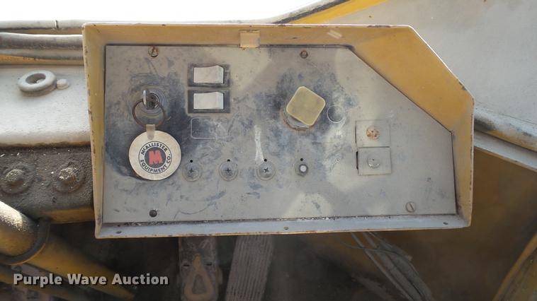 image for item DC1034 1985 Clark 125C wheel loader