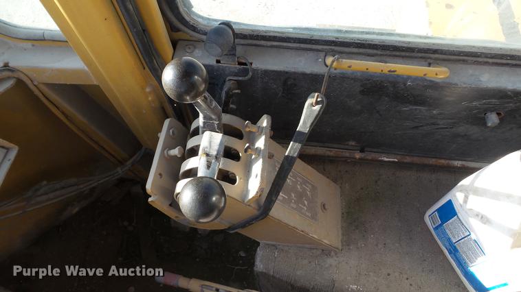 image for item DC1034 1985 Clark 125C wheel loader