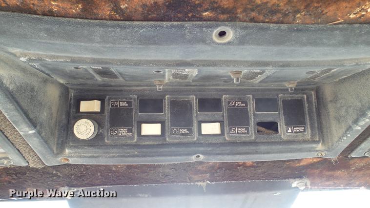 image for item DC1034 1985 Clark 125C wheel loader