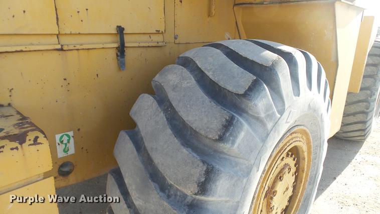 image for item DC1034 1985 Clark 125C wheel loader