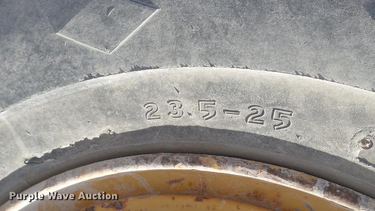 image for item DC1034 1985 Clark 125C wheel loader