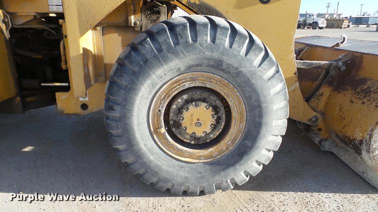 image for item DC1034 1985 Clark 125C wheel loader