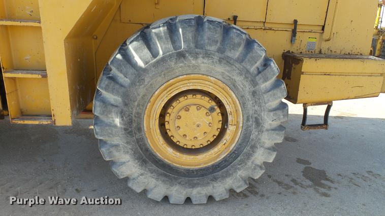 image for item DC1034 1985 Clark 125C wheel loader
