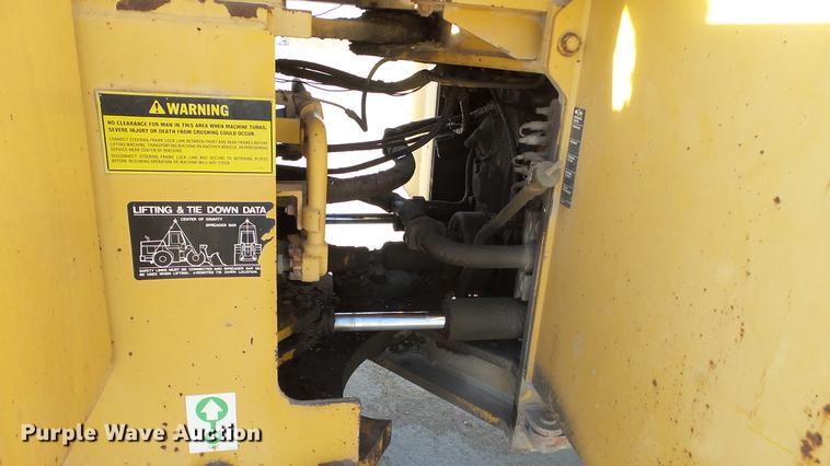 image for item DC1034 1985 Clark 125C wheel loader