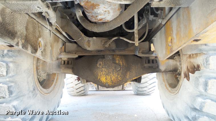 image for item DC1034 1985 Clark 125C wheel loader