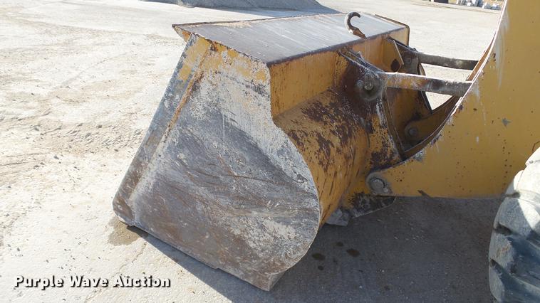 image for item DC1034 1985 Clark 125C wheel loader