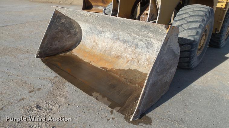 image for item DC1034 1985 Clark 125C wheel loader