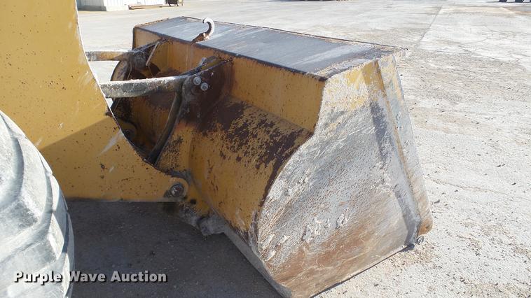 image for item DC1034 1985 Clark 125C wheel loader