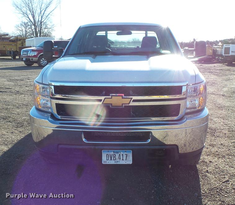 image for item DC1042 2012 Chevrolet Silverado 2500HD Crew Cab pickup truck