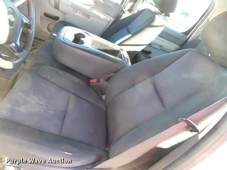 image for item DC1042 2012 Chevrolet Silverado 2500HD Crew Cab pickup truck