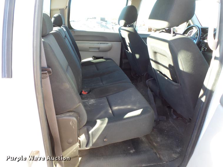 image for item DC1042 2012 Chevrolet Silverado 2500HD Crew Cab pickup truck