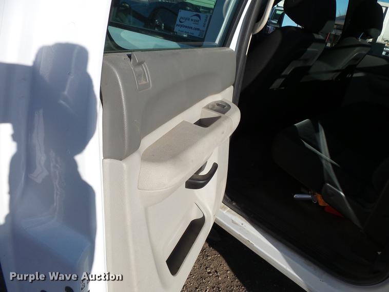 image for item DC1042 2012 Chevrolet Silverado 2500HD Crew Cab pickup truck