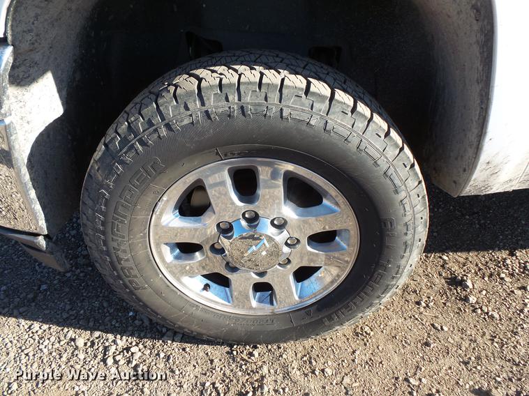 image for item DC1042 2012 Chevrolet Silverado 2500HD Crew Cab pickup truck