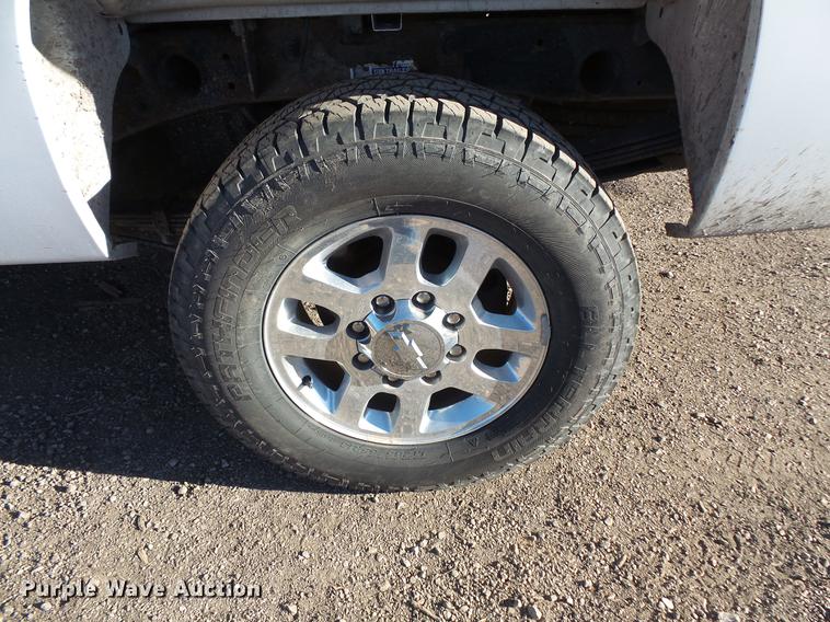 image for item DC1042 2012 Chevrolet Silverado 2500HD Crew Cab pickup truck