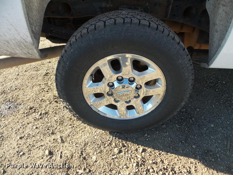 image for item DC1042 2012 Chevrolet Silverado 2500HD Crew Cab pickup truck