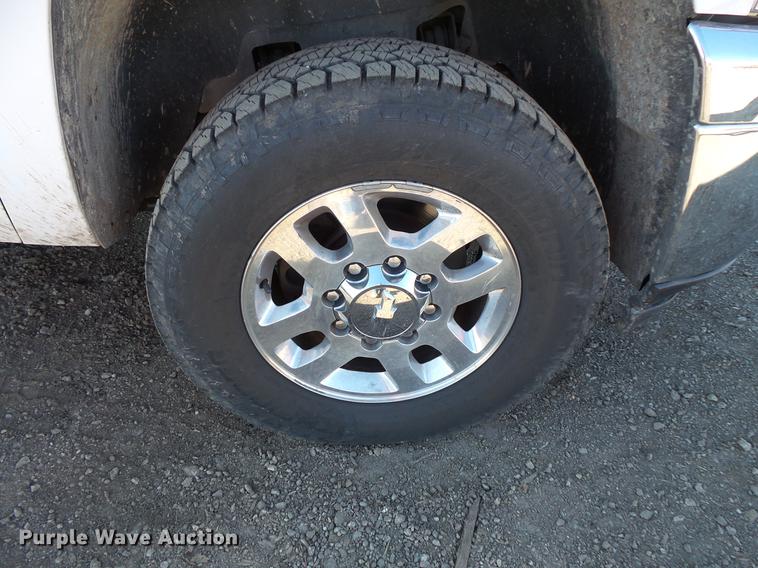 image for item DC1042 2012 Chevrolet Silverado 2500HD Crew Cab pickup truck