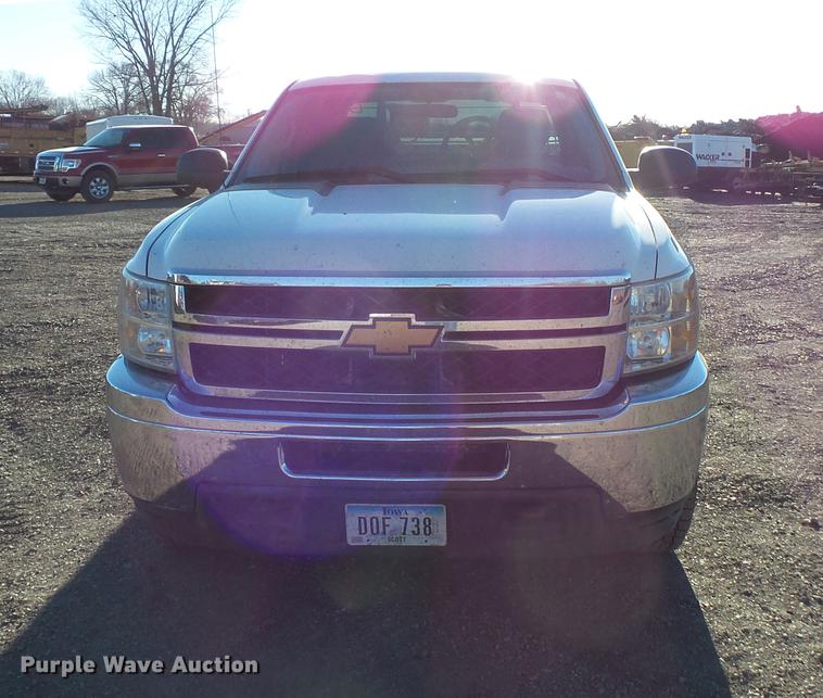 image for item DC1044 2013 Chevrolet Silverado 2500HD Crew Cab pickup truck