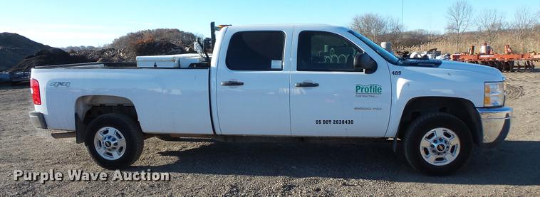 image for item DC1044 2013 Chevrolet Silverado 2500HD Crew Cab pickup truck