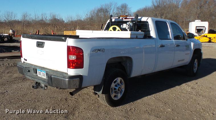 image for item DC1044 2013 Chevrolet Silverado 2500HD Crew Cab pickup truck