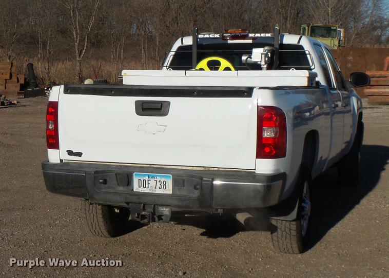 image for item DC1044 2013 Chevrolet Silverado 2500HD Crew Cab pickup truck