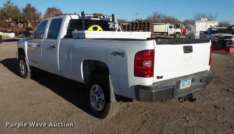 image for item DC1044 2013 Chevrolet Silverado 2500HD Crew Cab pickup truck