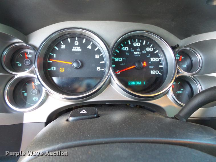 image for item DC1044 2013 Chevrolet Silverado 2500HD Crew Cab pickup truck