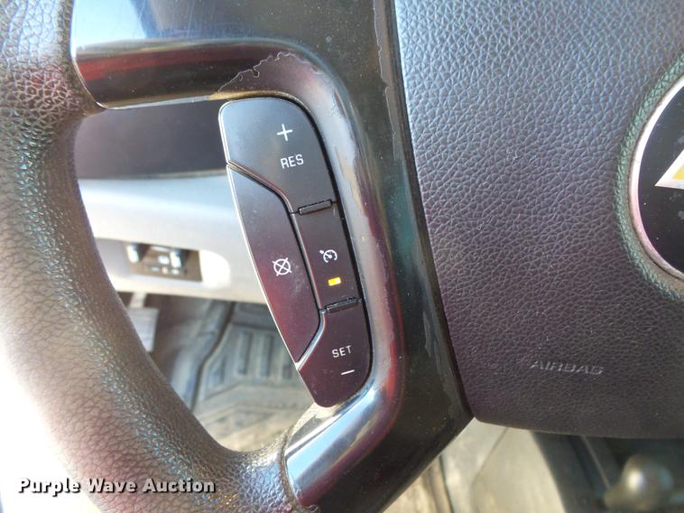 image for item DC1044 2013 Chevrolet Silverado 2500HD Crew Cab pickup truck