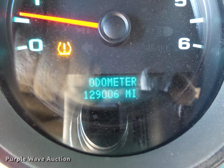 image for item DC1044 2013 Chevrolet Silverado 2500HD Crew Cab pickup truck