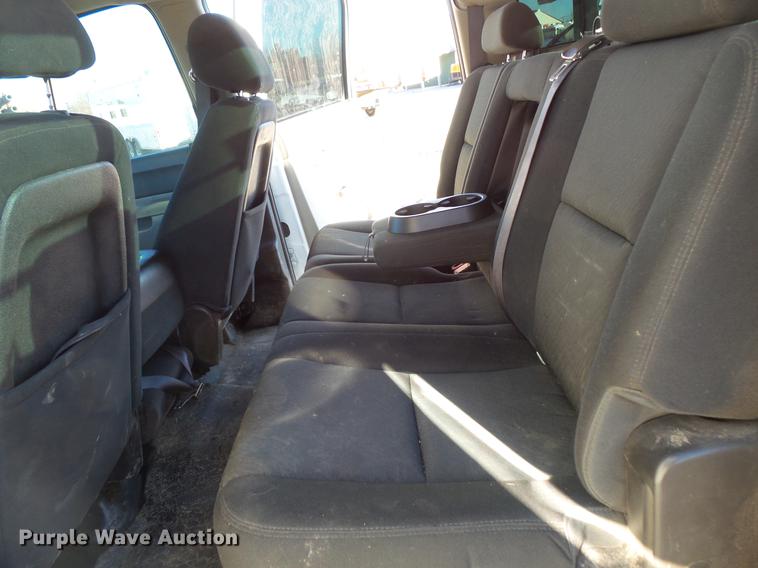 image for item DC1044 2013 Chevrolet Silverado 2500HD Crew Cab pickup truck