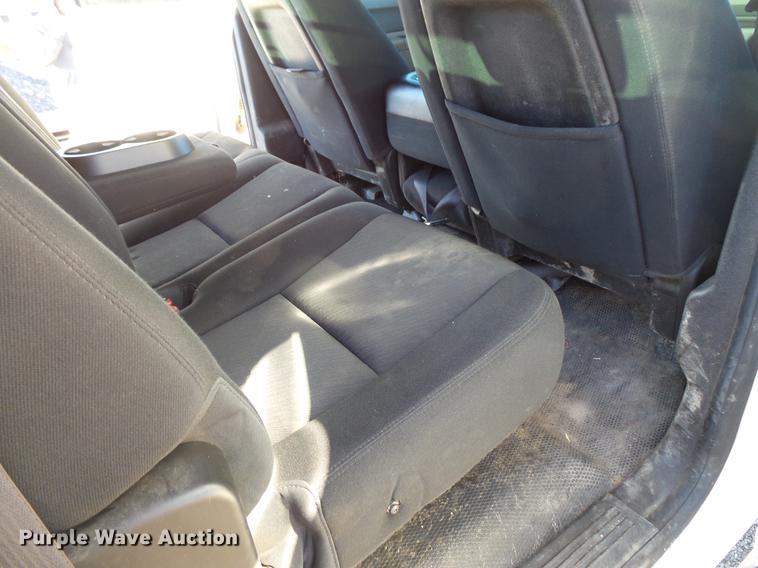 image for item DC1044 2013 Chevrolet Silverado 2500HD Crew Cab pickup truck