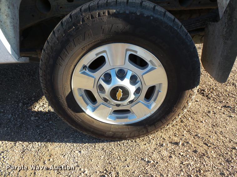 image for item DC1044 2013 Chevrolet Silverado 2500HD Crew Cab pickup truck