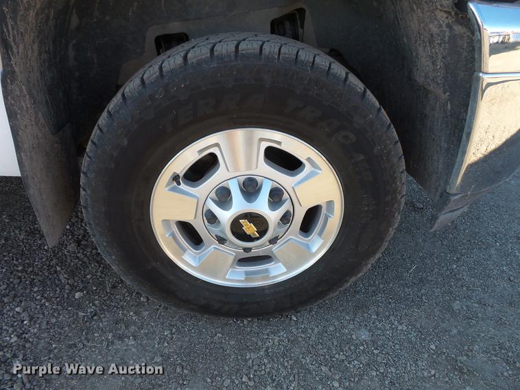 image for item DC1044 2013 Chevrolet Silverado 2500HD Crew Cab pickup truck