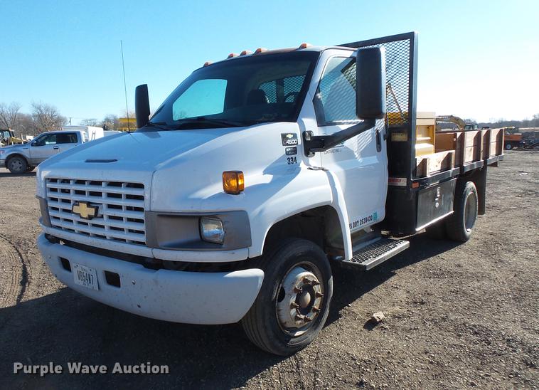 image for item DC1045 2006 Chevrolet C4500 flatbed truck