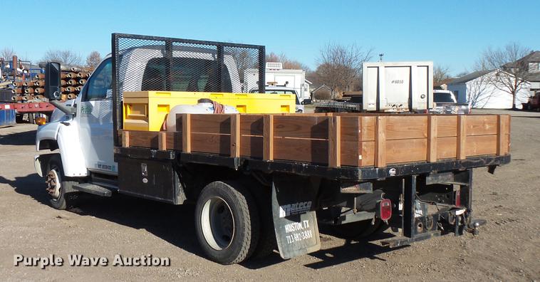 image for item DC1045 2006 Chevrolet C4500 flatbed truck