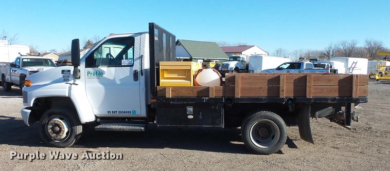 image for item DC1045 2006 Chevrolet C4500 flatbed truck