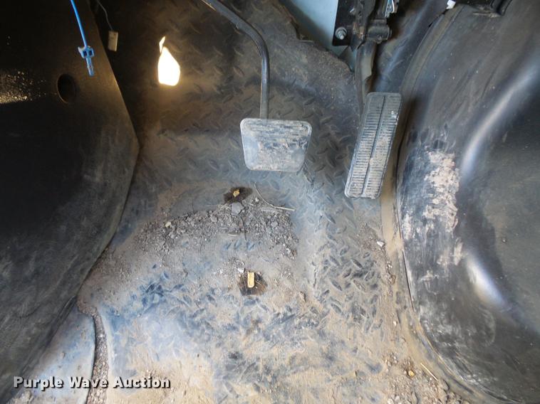 image for item DC1045 2006 Chevrolet C4500 flatbed truck