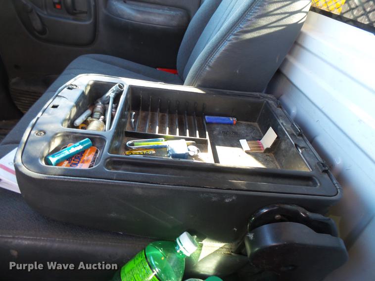 image for item DC1045 2006 Chevrolet C4500 flatbed truck