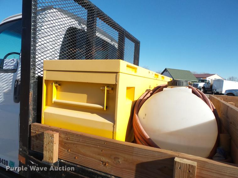 image for item DC1045 2006 Chevrolet C4500 flatbed truck