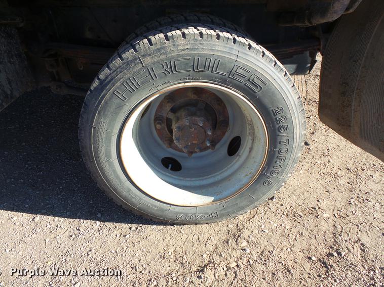 image for item DC1045 2006 Chevrolet C4500 flatbed truck