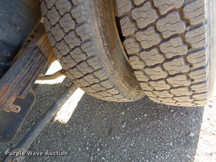 image for item DC1045 2006 Chevrolet C4500 flatbed truck