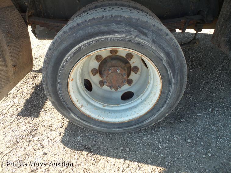 image for item DC1045 2006 Chevrolet C4500 flatbed truck