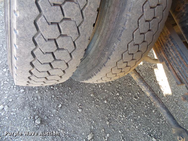 image for item DC1045 2006 Chevrolet C4500 flatbed truck