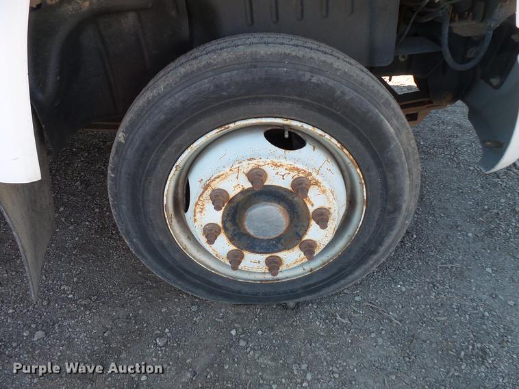 image for item DC1045 2006 Chevrolet C4500 flatbed truck