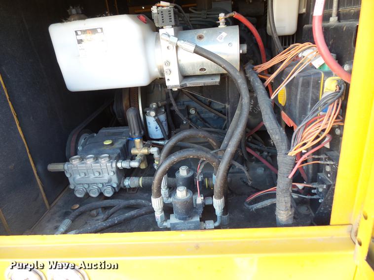 image for item DC1047 2013 Vermeer V500LEHD Vacumole trailer