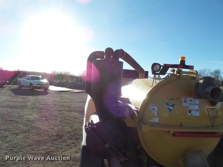 image for item DC1047 2013 Vermeer V500LEHD Vacumole trailer