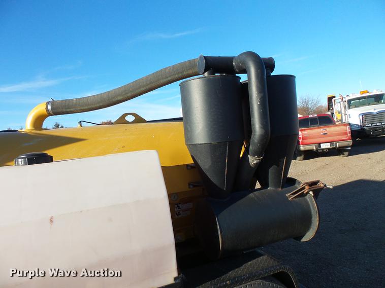 image for item DC1047 2013 Vermeer V500LEHD Vacumole trailer