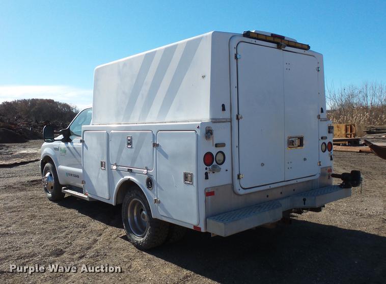 image for item DC1051 2007 Ford F350 Super Duty utility bed pickup truck