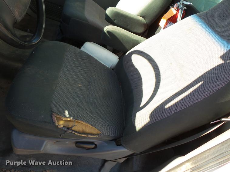 image for item DC1051 2007 Ford F350 Super Duty utility bed pickup truck