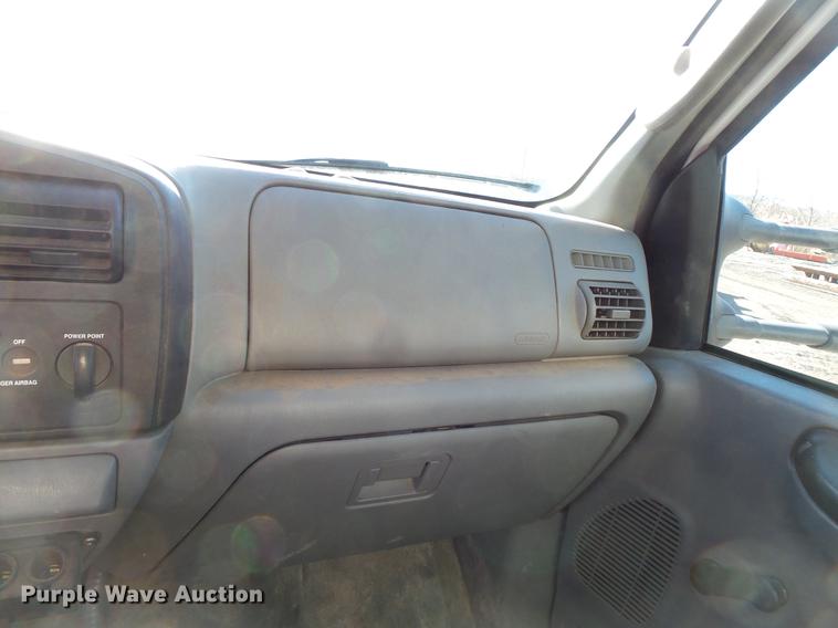 image for item DC1051 2007 Ford F350 Super Duty utility bed pickup truck