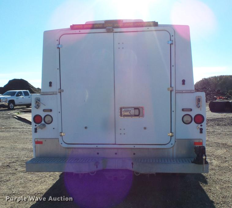 image for item DC1051 2007 Ford F350 Super Duty utility bed pickup truck